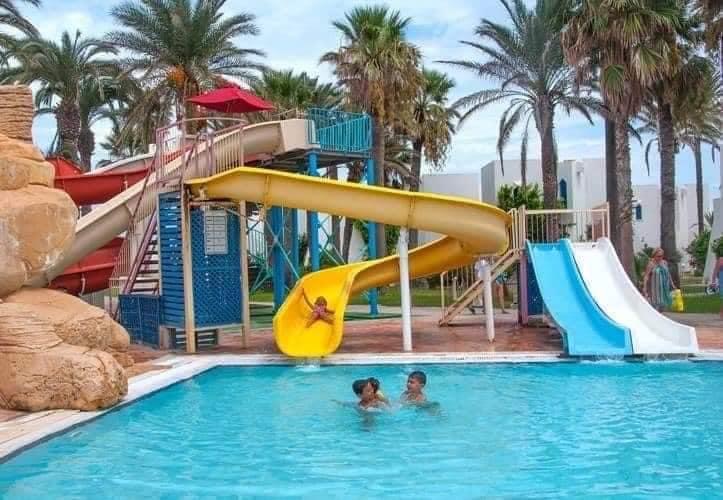 ⏰#VENTE #FLASH été 2020 ☀🍉⛱️🏫 HOTEL RUSPINA MONASTIR ⭐⭐⭐⭐ ( hôtel #pieds #dans l'#eau avec #toboggans ) à partir de 65 DT💰 en ALLINCLUSIVE SOFT 🍹🍉 ( 3 repas et #boissons #illimités par jour 🍉 ) & vos enfants -6 ANS 🚺 #GRATUITS 😮 transport ass